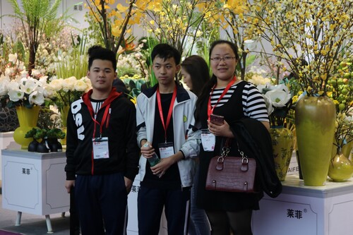 ���޻����չ