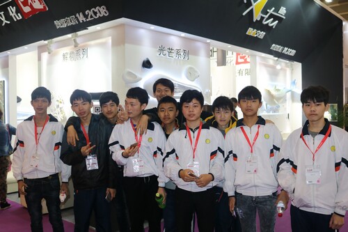 ���޻����չ